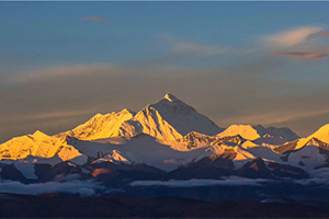 日照金山