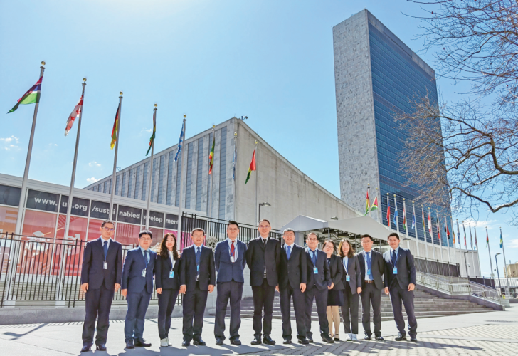 聯合國“團結”信息系統項目審計組2022年在紐約聯合國大樓前合影。
