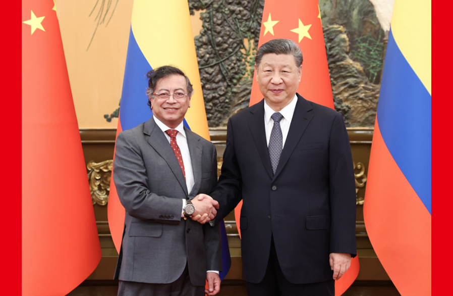 習近平會見哥倫比亞總統佩特羅