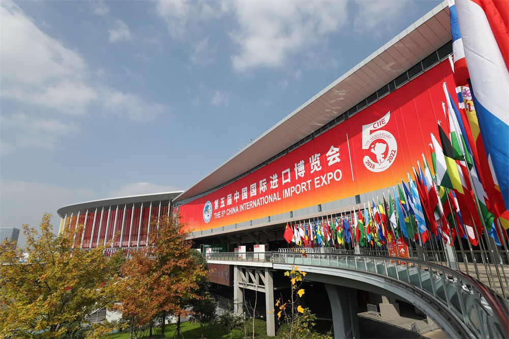 　　國家會展中心（上海）西入口處（2022年11月2日攝）。新華社記者 方喆 攝