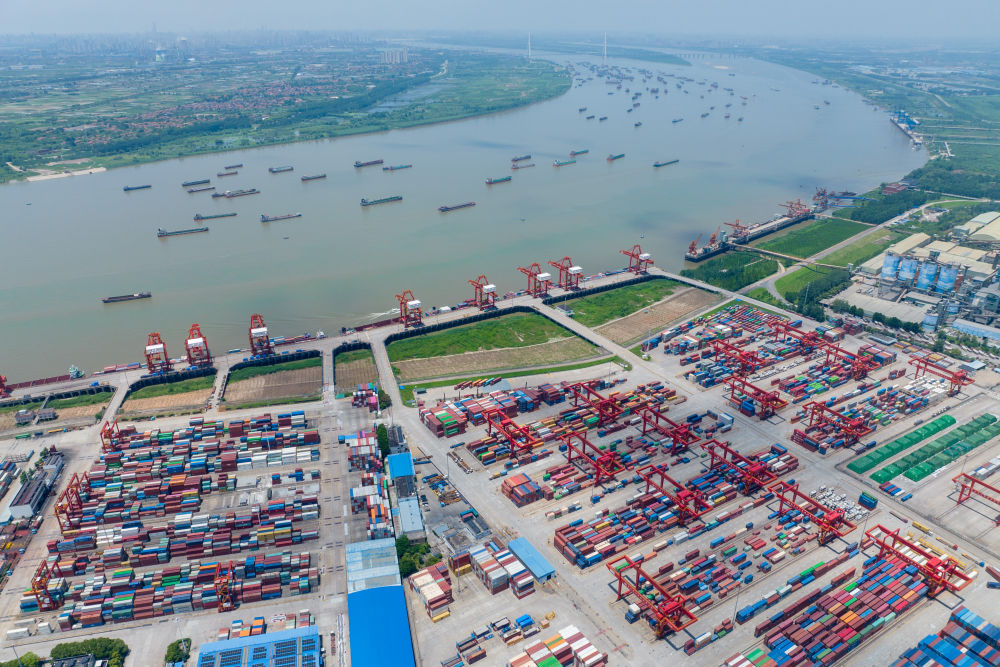 武漢陽邏港一期碼頭（2023年7月5日攝，無人機照片）。新華社記者 伍志尊 攝